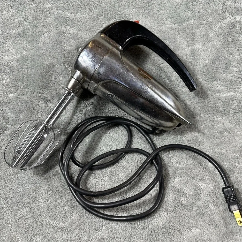 Sunbeam Mixmaster Junior Chrome Handheld Electric Mixer Vintage 120W Still Works